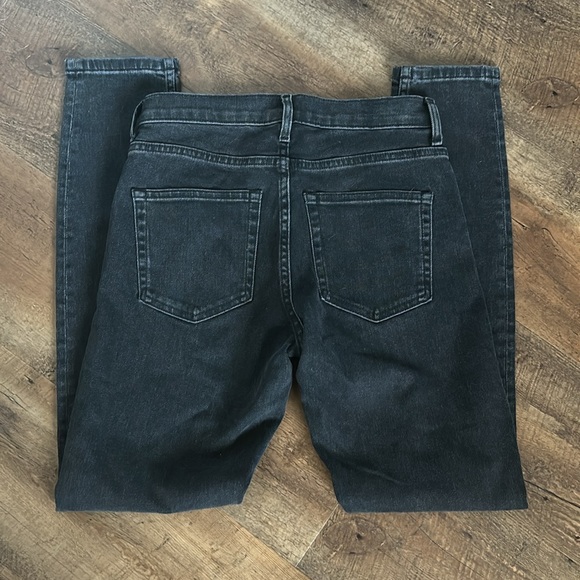 Everlane | Mid-rise, Skinny-fit Jeans in Washed Black (NWT) - Picture 7 of 7